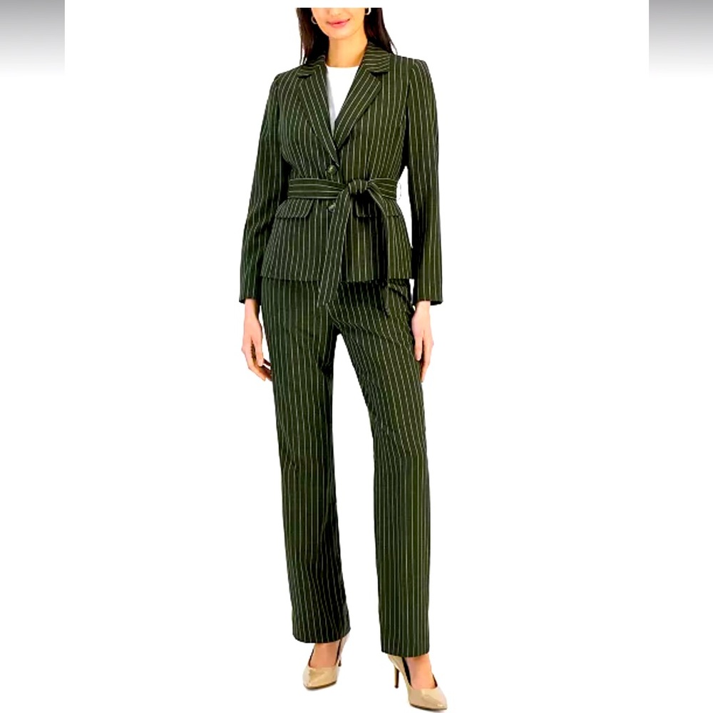 Le Suit Women's Striped Belted Pantsuit. Size 6 petite. Basil/white striped.
